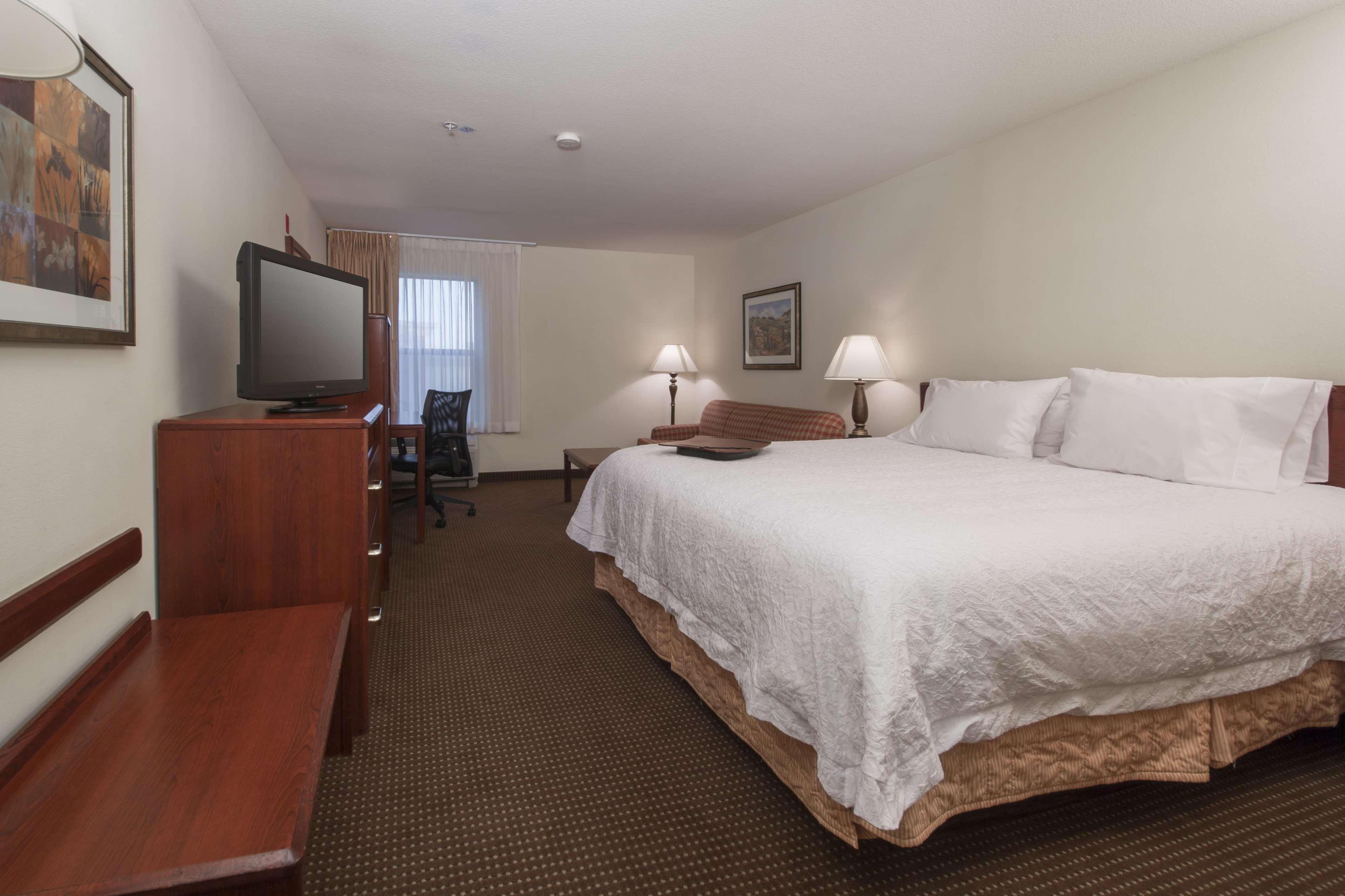 Hampton Inn Tracy Bagian luar foto