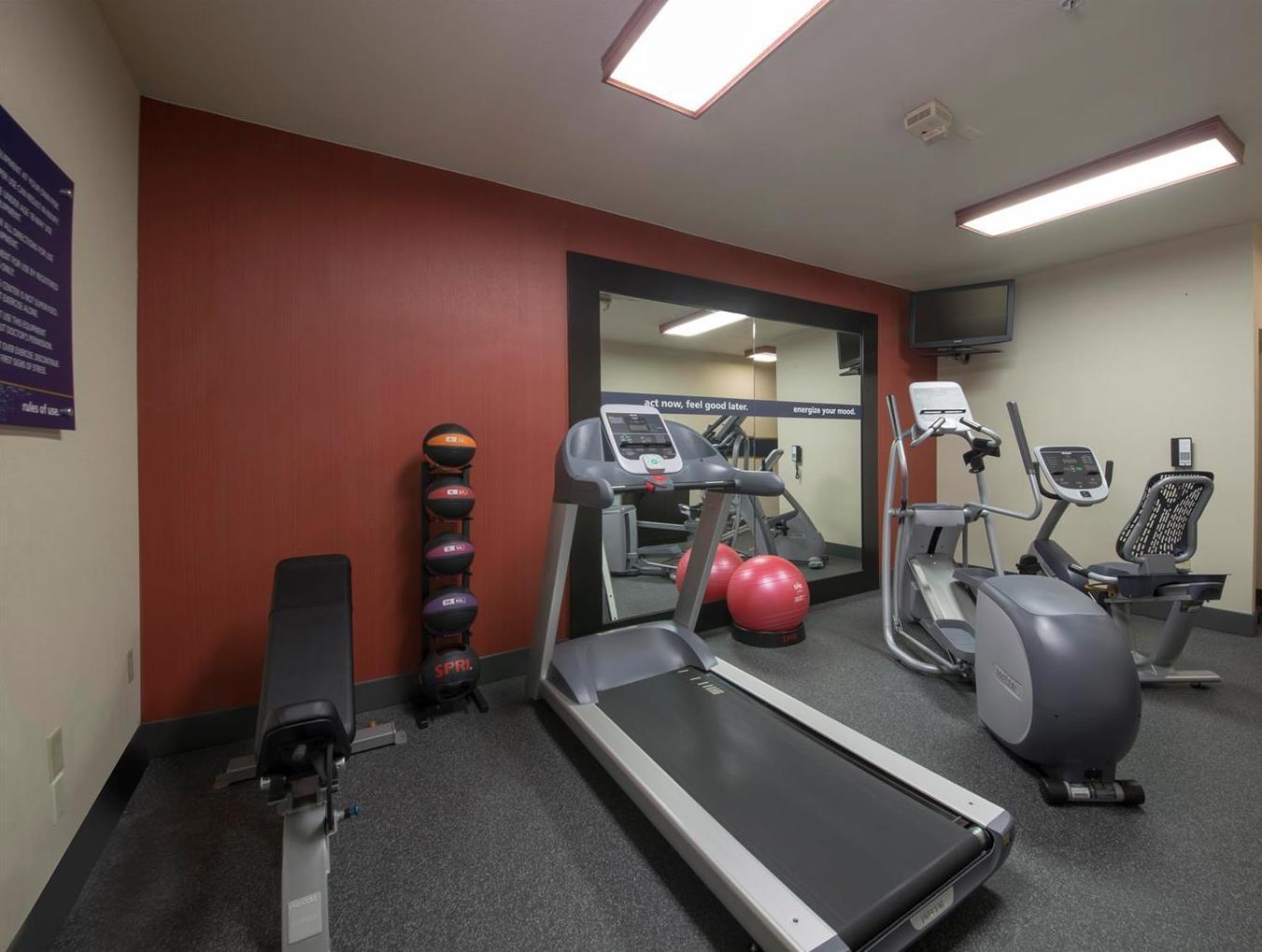 Hampton Inn Tracy Bagian luar foto