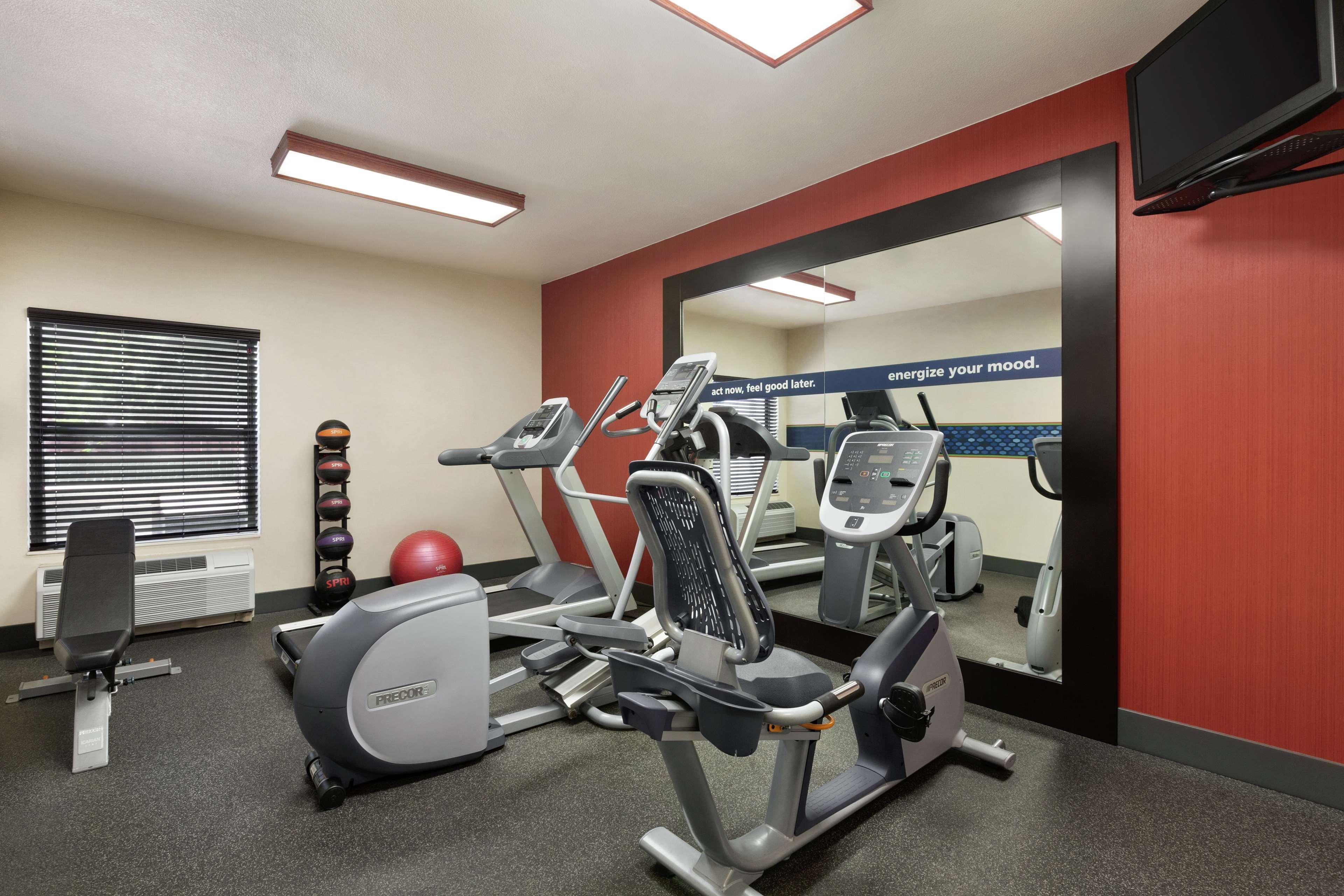Hampton Inn Tracy Bagian luar foto