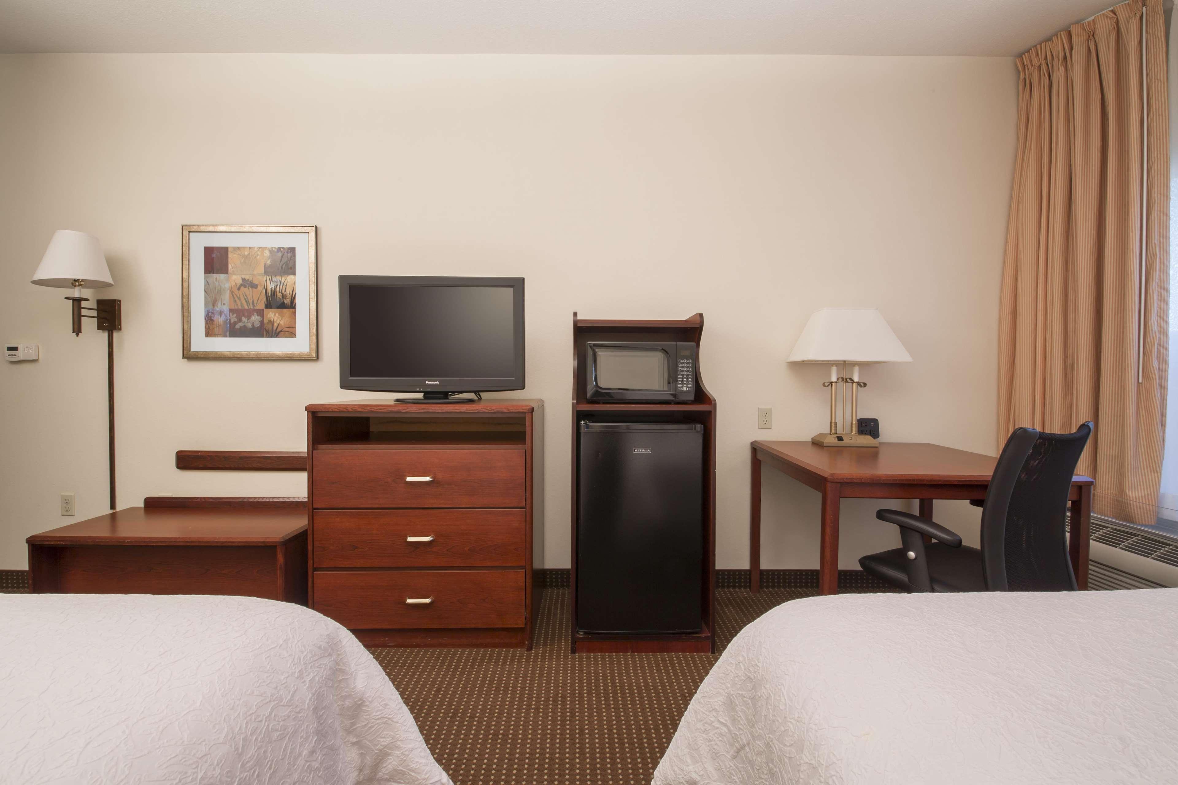 Hampton Inn Tracy Bagian luar foto