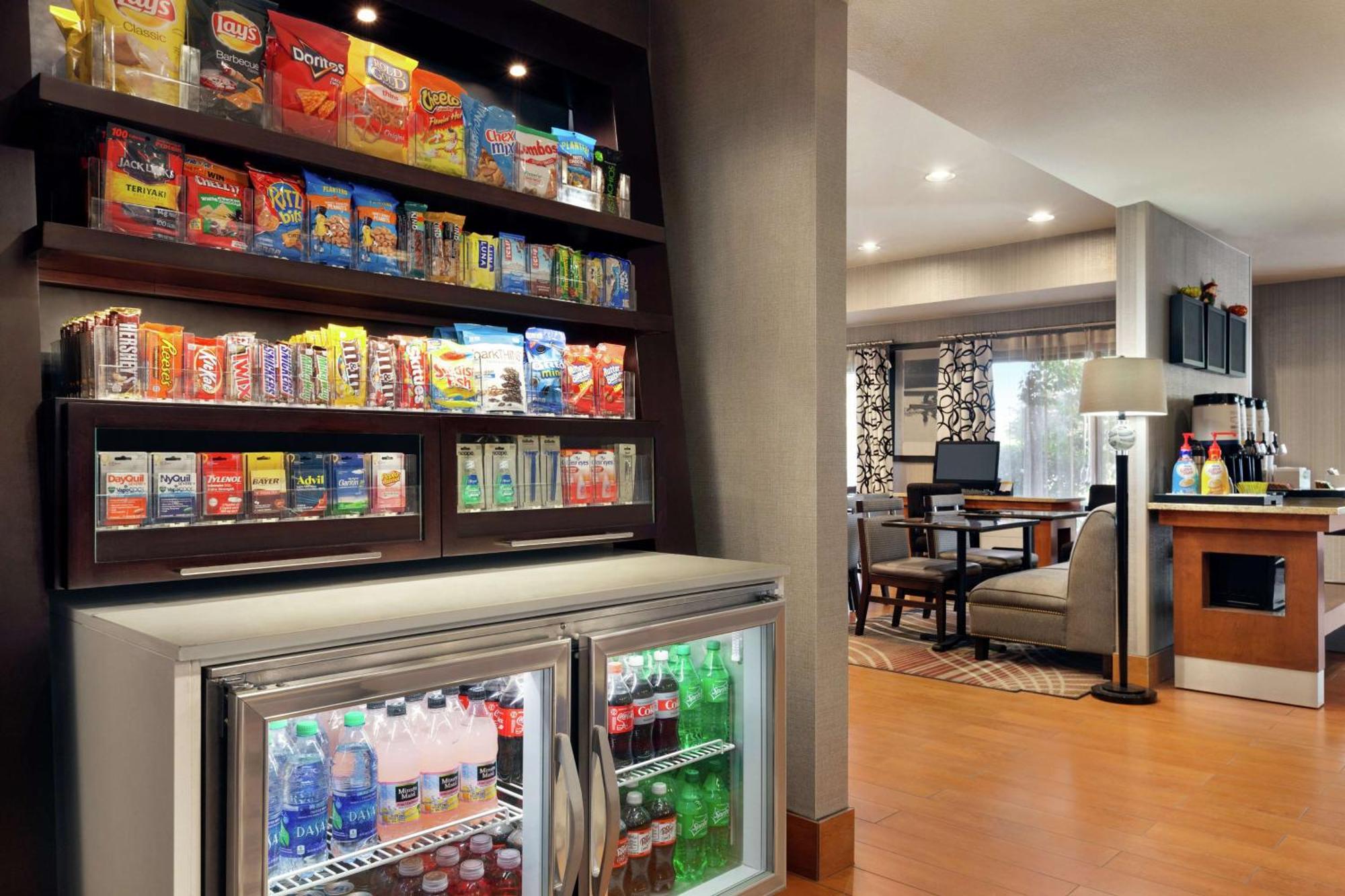 Hampton Inn Tracy Bagian luar foto