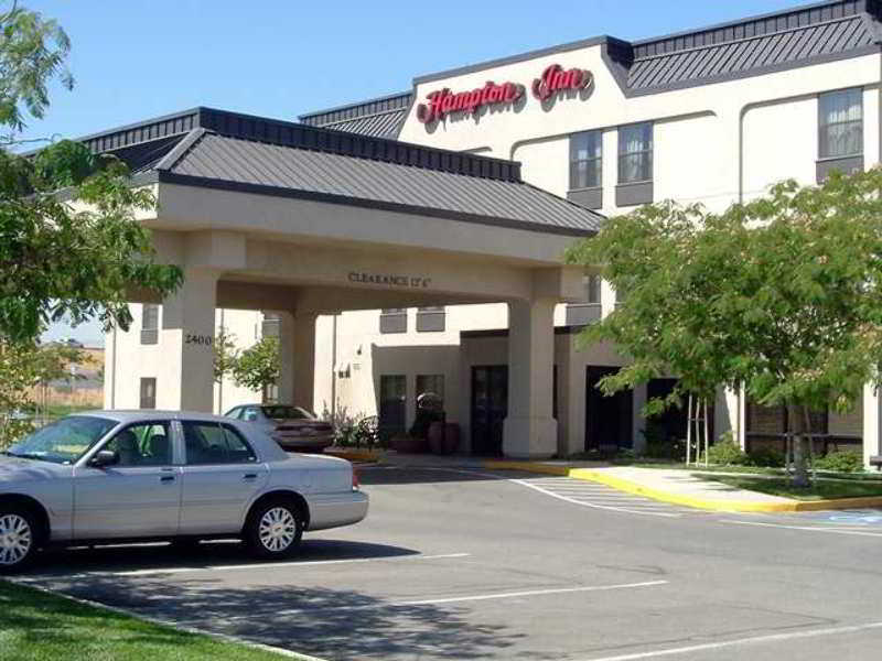 Hampton Inn Tracy Bagian luar foto